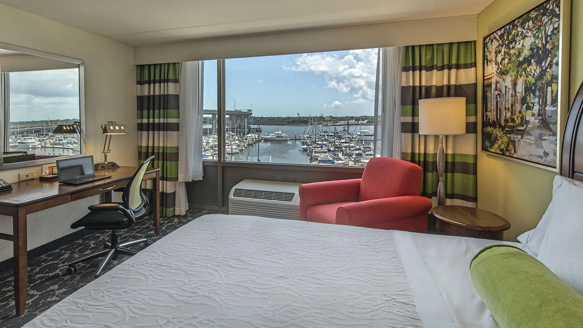 Hilton Garden Waterfront/downtown