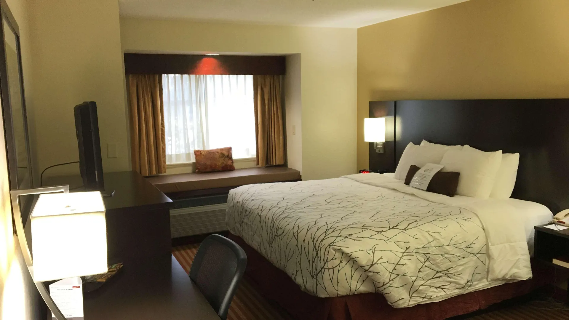 Hotel Western Patriots Point 3*