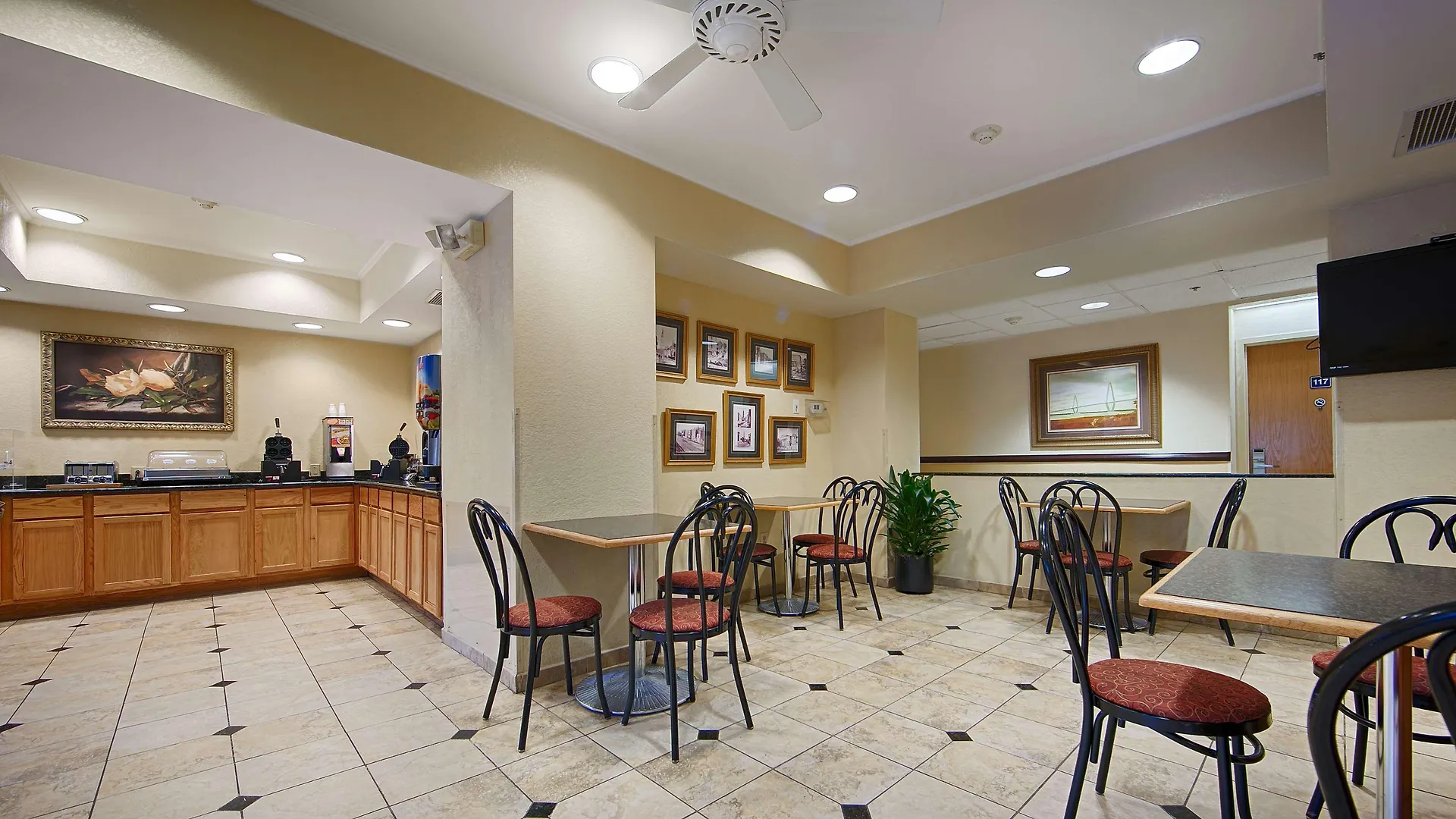 Hotel Western Patriots Point 3*