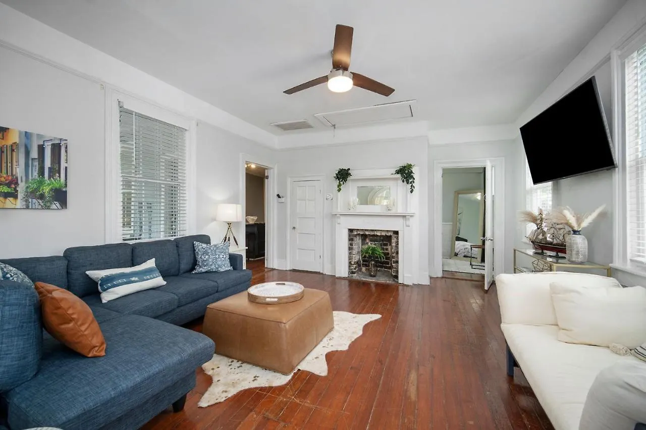 Lovely & Historical 3br - Balcony - Location