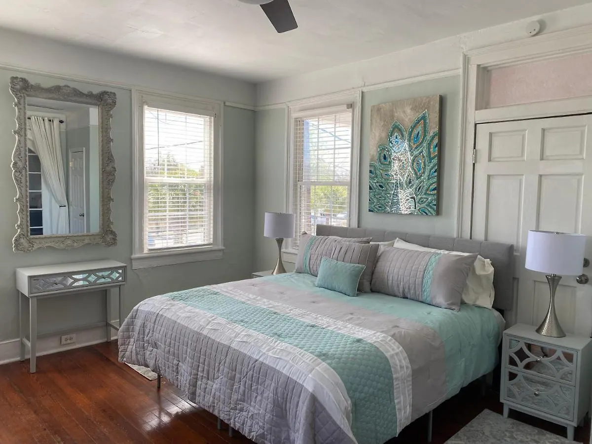 Lovely & Historical 3br - Balcony - Location Charleston