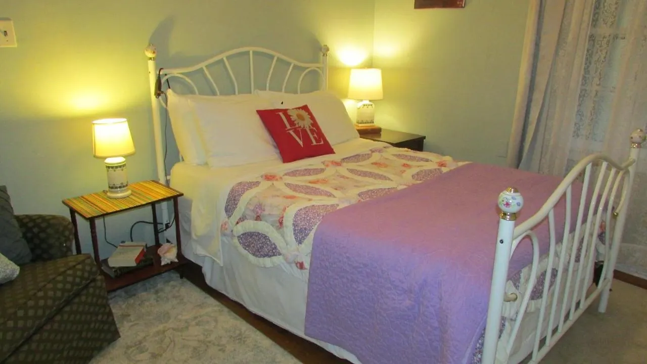 3 Bedrm, Art Houz, Mp 12 Miles, Downtown 10 Holiday home *