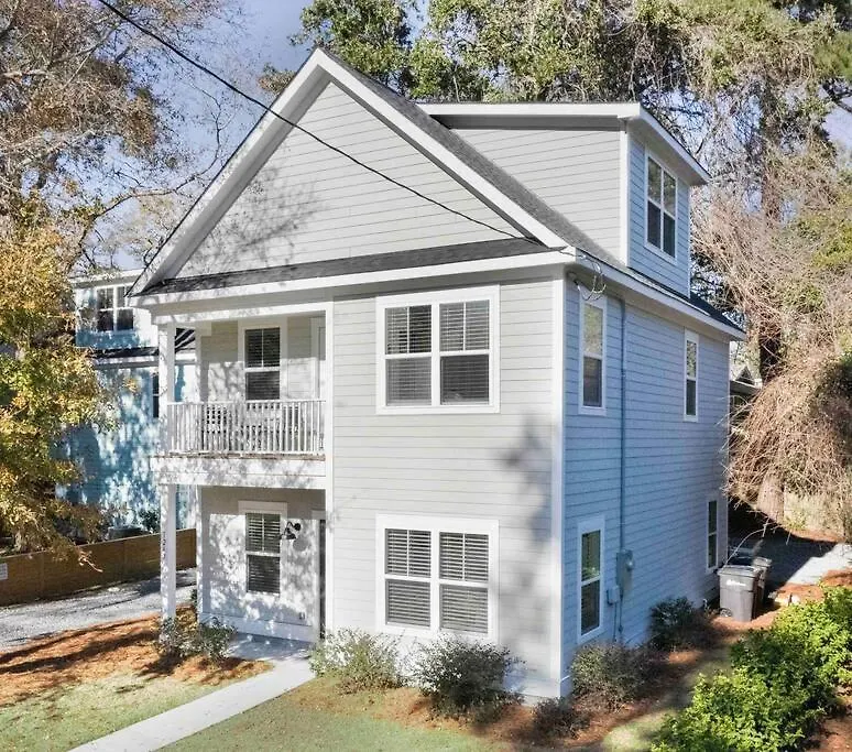Spacious - 6 Mins To & Downtown Charleston