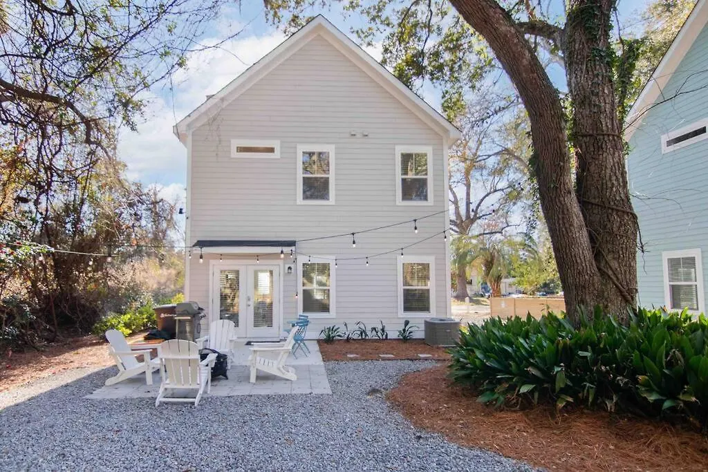 Holiday home Spacious - 6 Mins To & Downtown Charleston