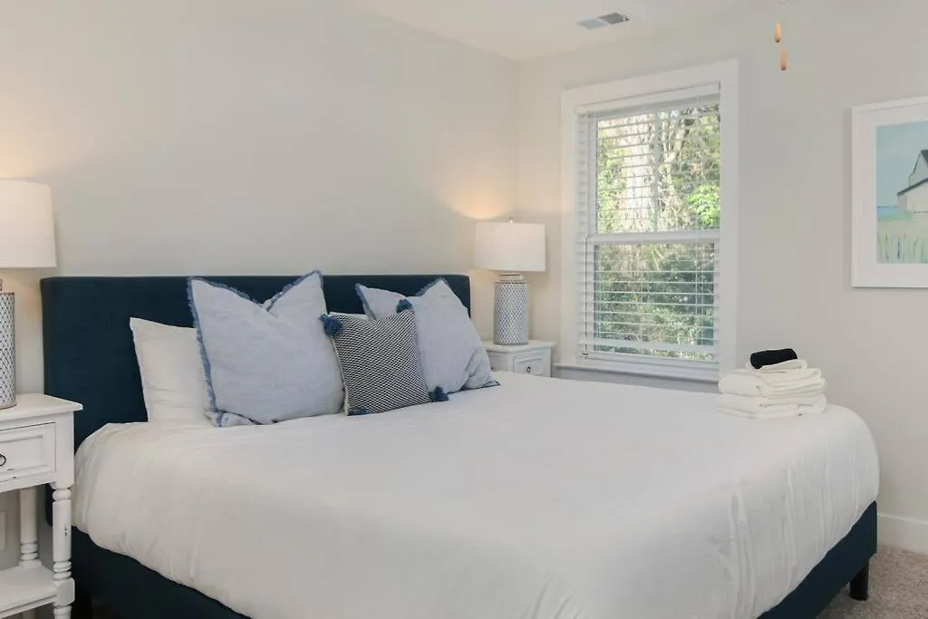 Holiday home Spacious - 6 Mins To & Downtown Charleston
