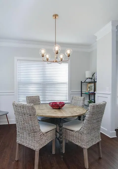 Spacious - 6 Mins To & Downtown Holiday home