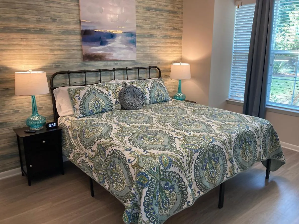 King Bed Pool Trendy Nbhd Sea Turtle *