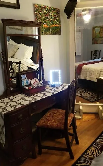 3 Bedrm, Art Houz, Mp 12 Miles, Downtown 10 Holiday home *
