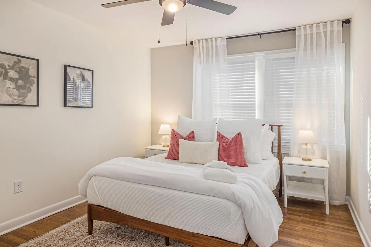 Park Circle With Private Yard And Grill Charleston