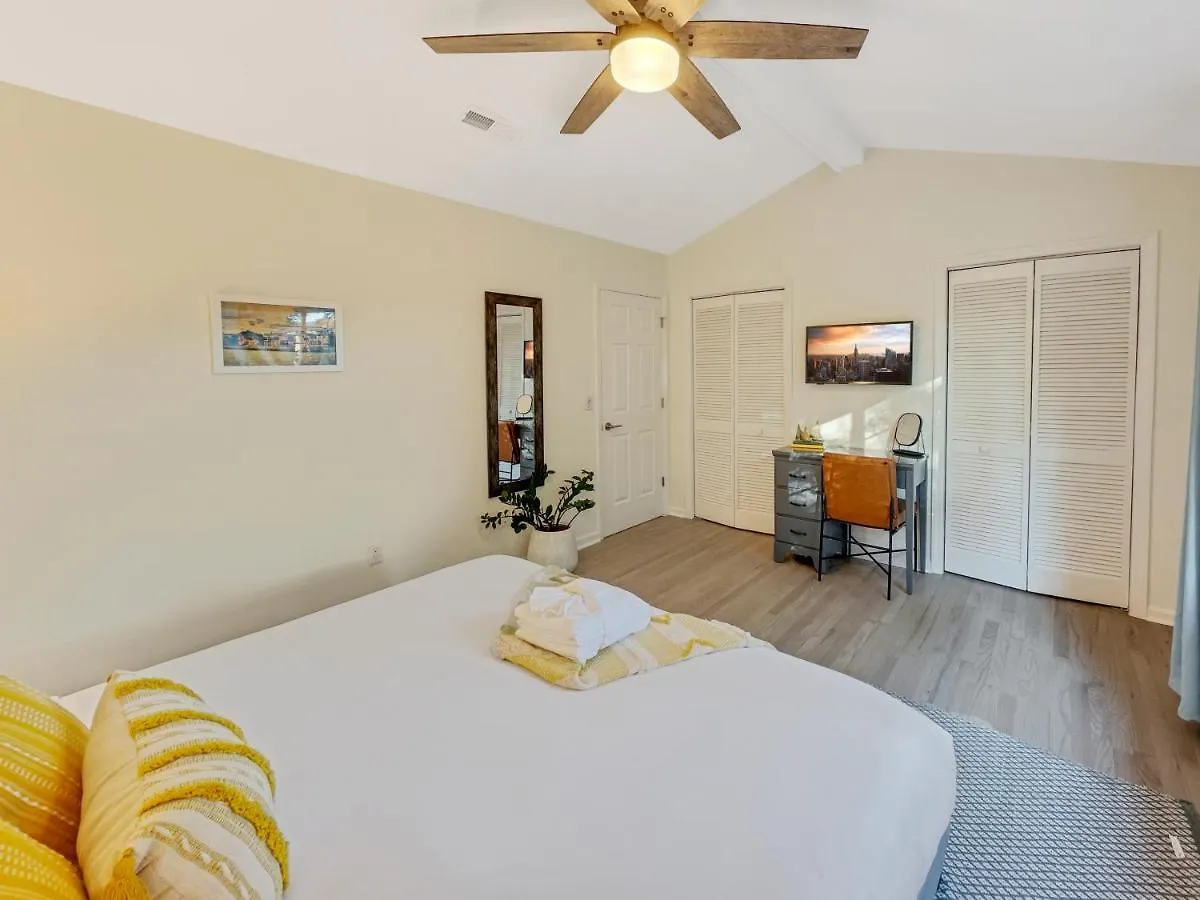 5 Min To Beach—king Beds Holiday home