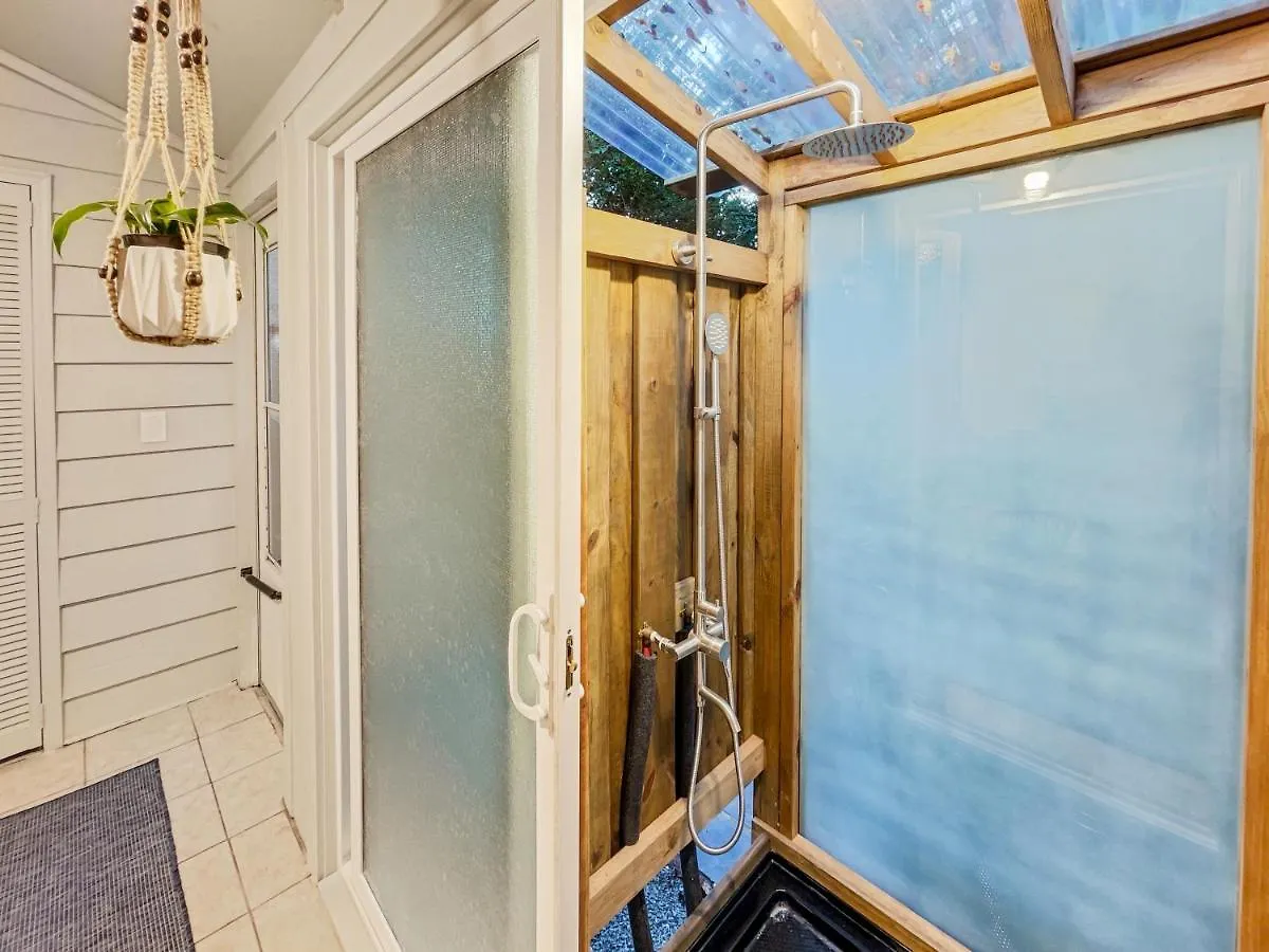 Holiday home 5 Min To Beach—king Beds Charleston