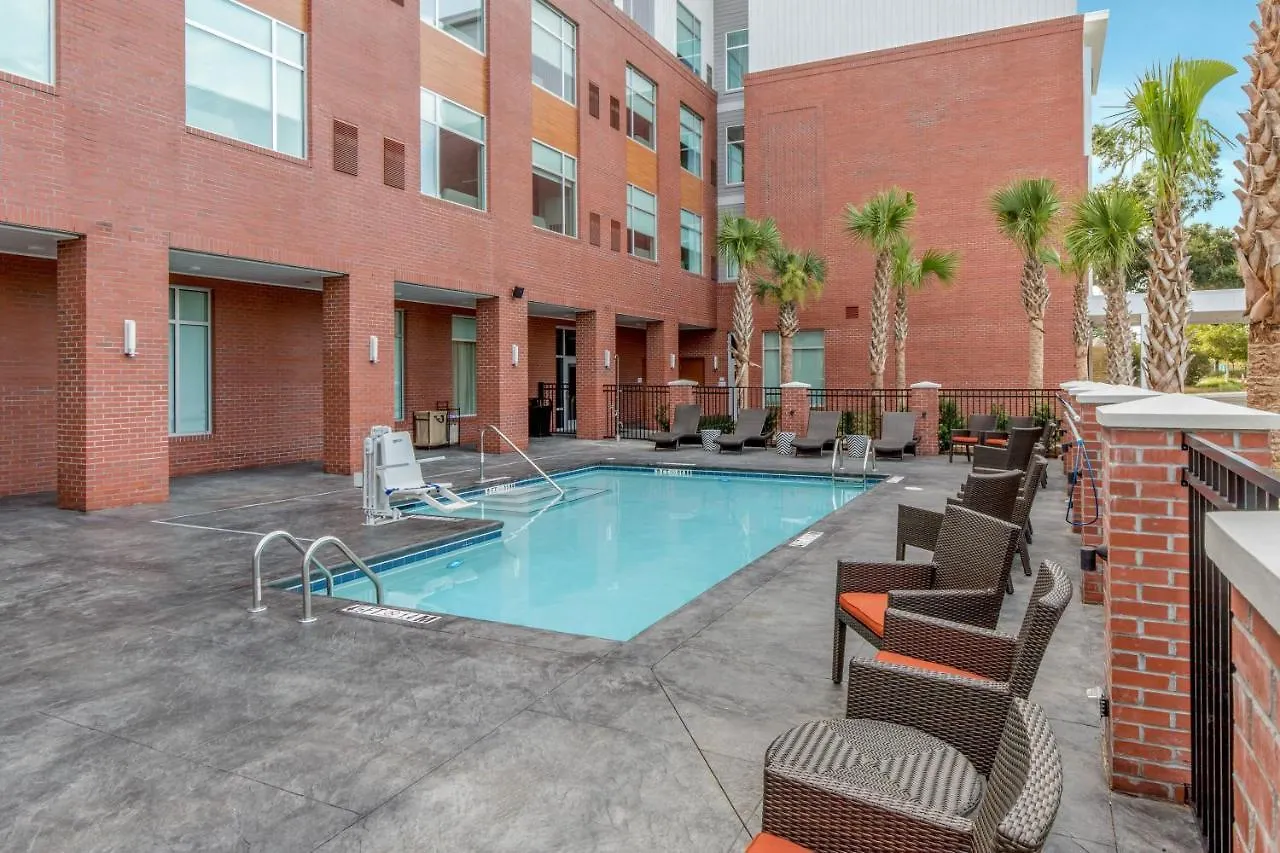 Hotel Cambria Mount Pleasant - 3*
