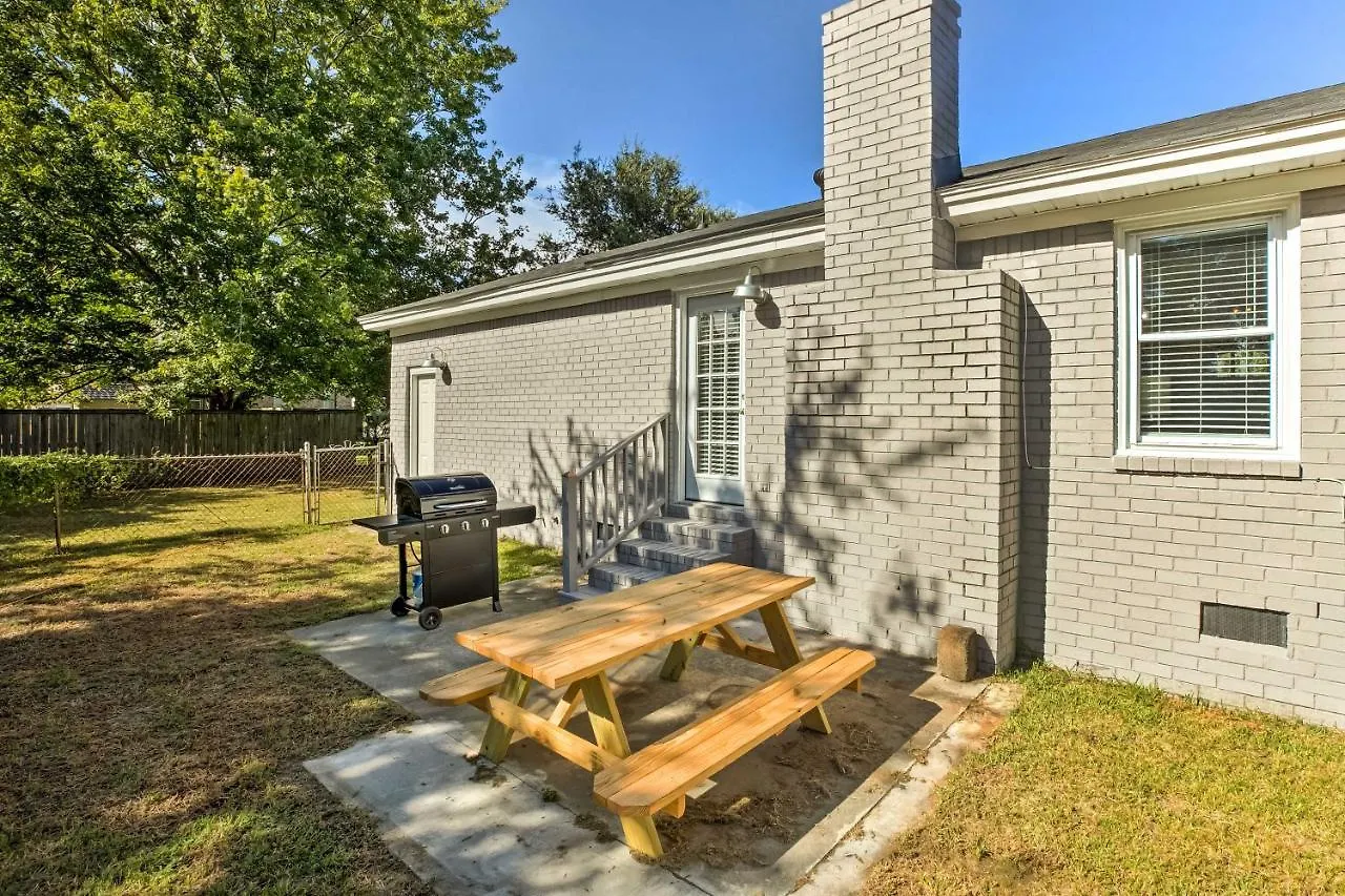 Modern Southern Comforts Near Holiday home
