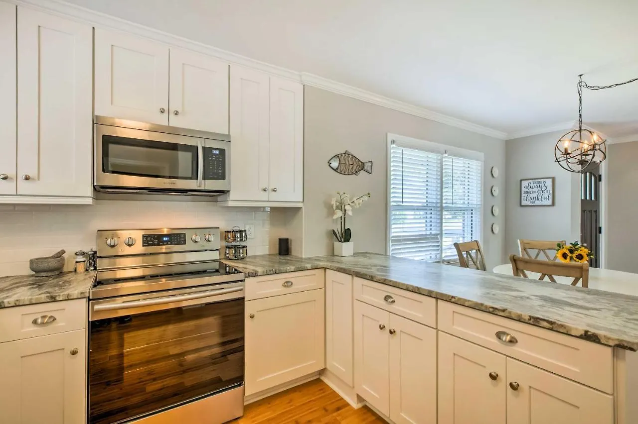 Holiday home Modern Southern Comforts Near