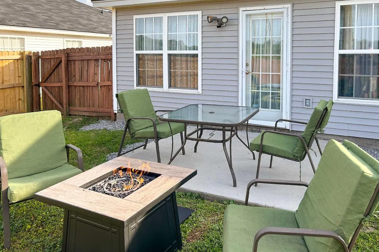 Beach-themed Retreat 10 Mi To Downtown Holiday home *