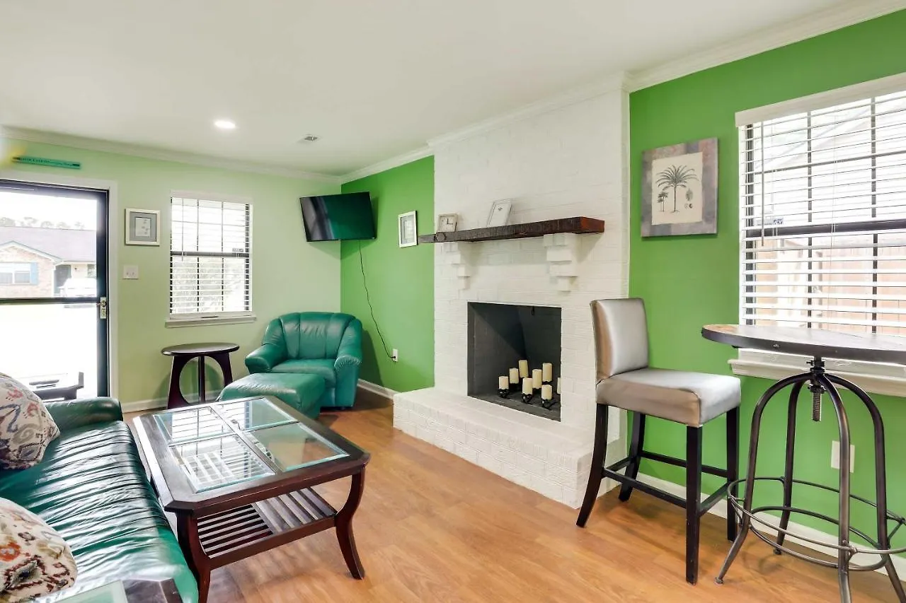 Vibrant North Duplex Near Airport! Charleston