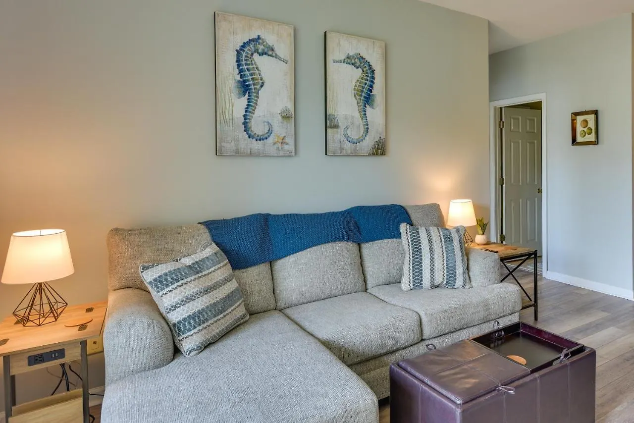 Mount Pleasant With Pool And Bikes Near Beach! Apartment Charleston