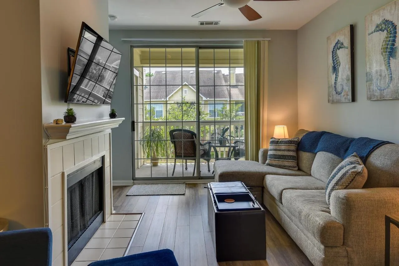 Apartment Mount Pleasant With Pool And Bikes Near Beach!