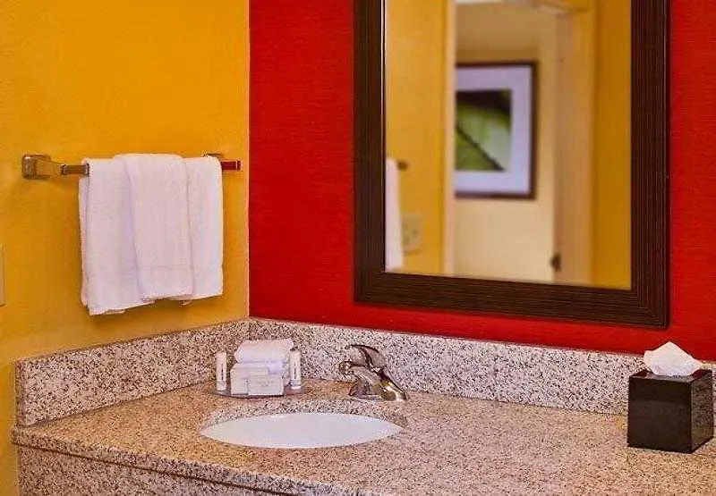 Courtyard By Marriott Airport Coliseum 3*