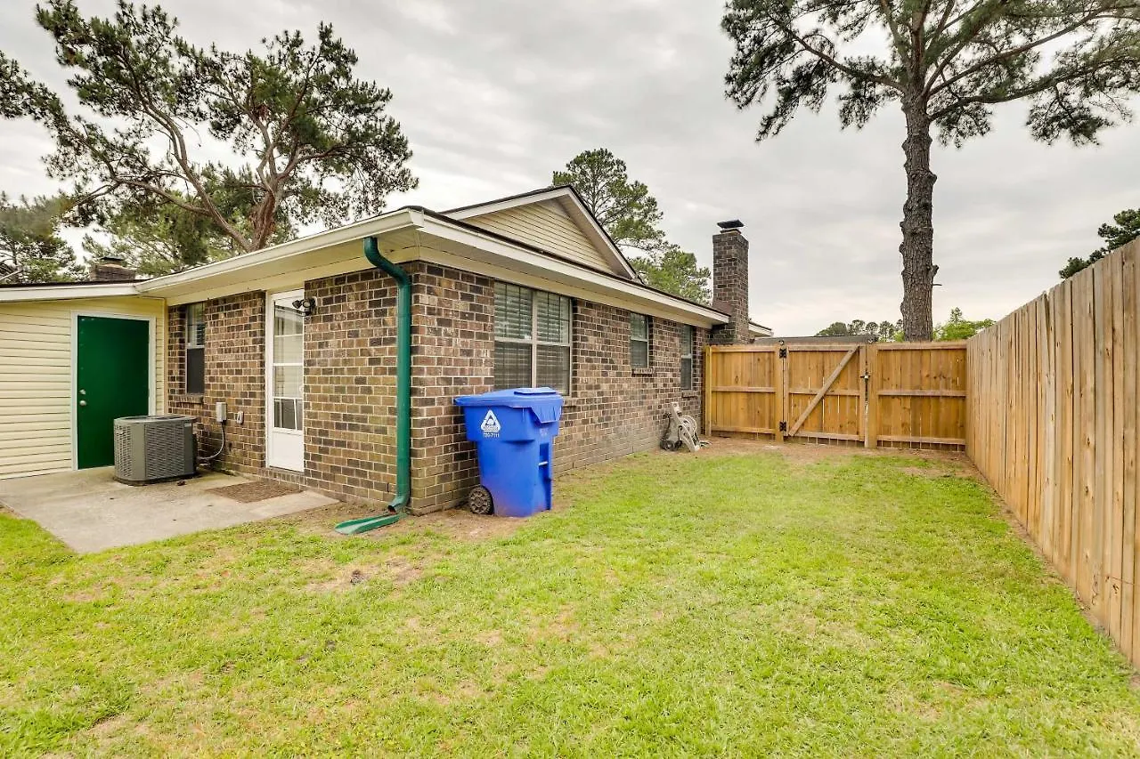 Vibrant North Duplex Near Airport! Apartment *