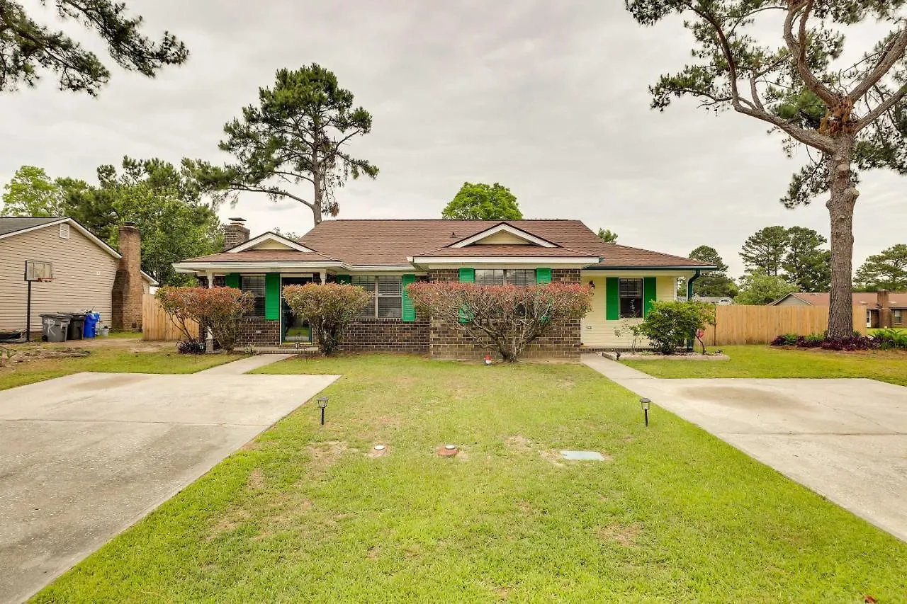 Vibrant North Duplex Near Airport! Apartment Charleston