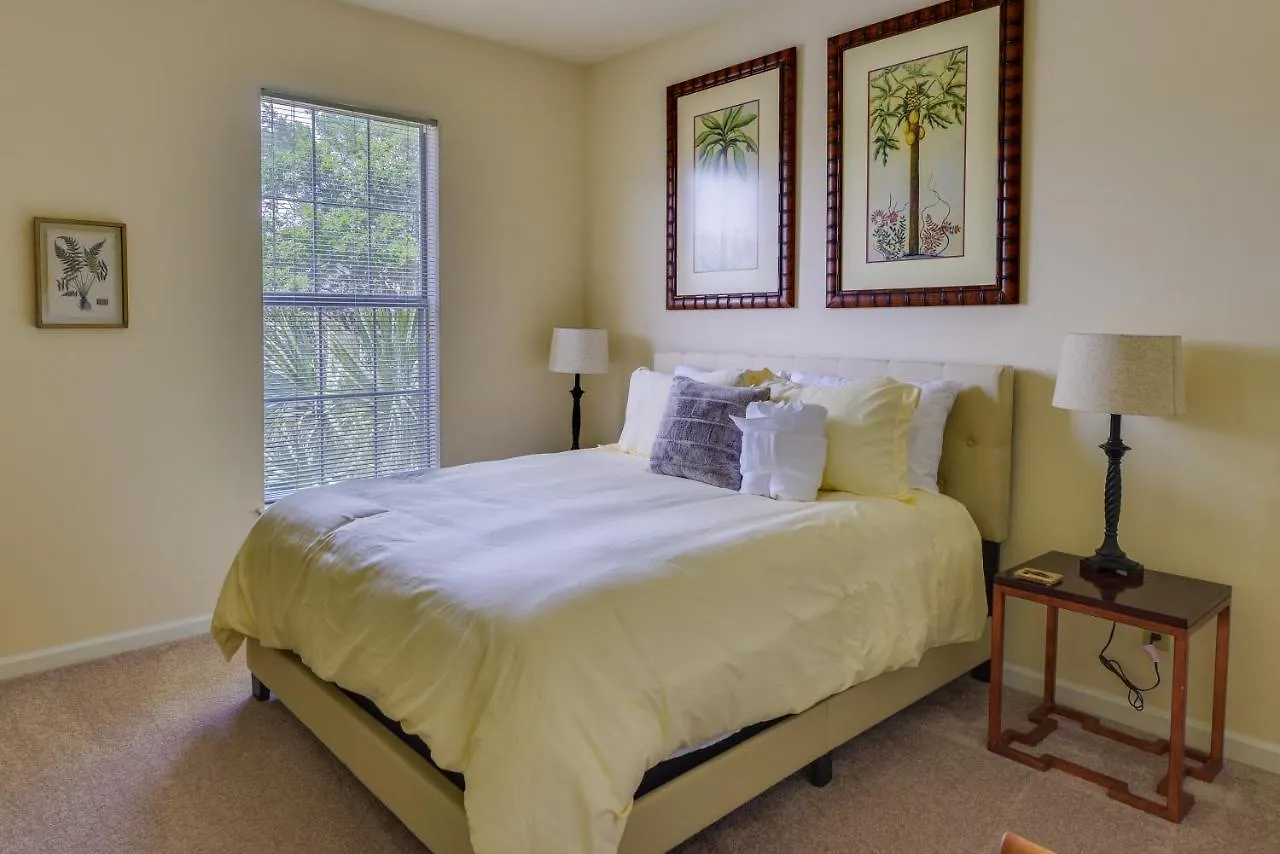 Mount Pleasant With Pool And Bikes Near Beach! Apartment