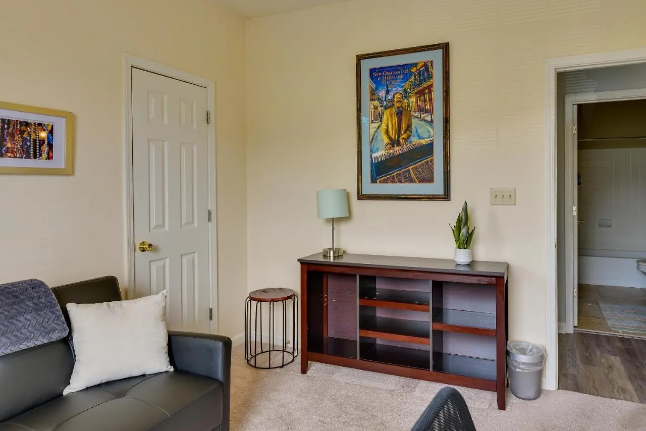 Mount Pleasant With Pool And Bikes Near Beach!