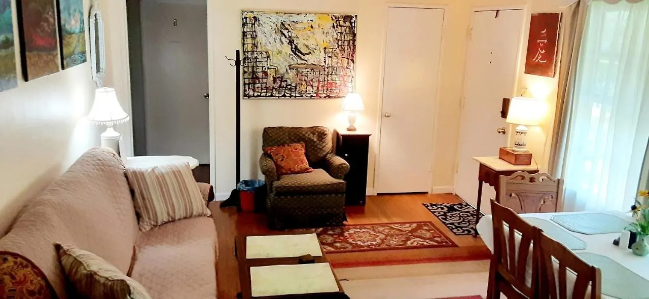 3 Bedrm, Art Houz, Mp 12 Miles, Downtown 10 Holiday home *