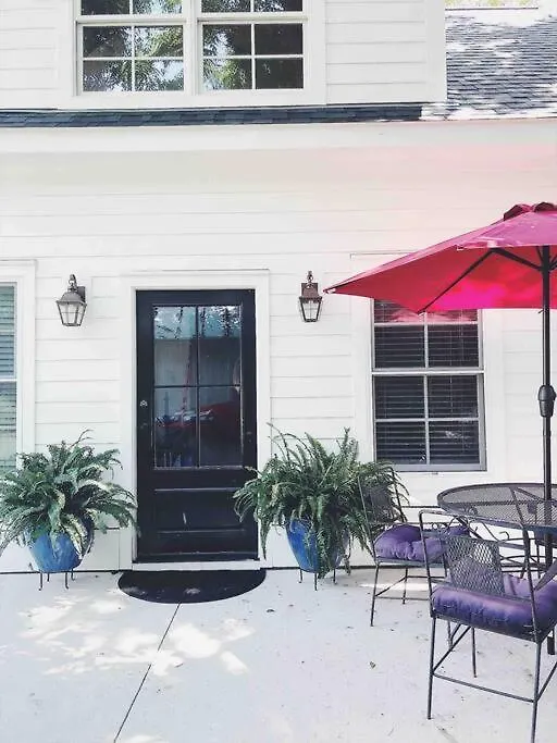 Liz Lane Cottage- Entire Vakantiehuis *