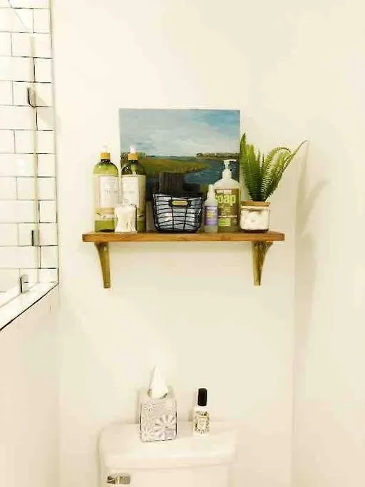 Liz Lane Cottage- Entire Holiday home