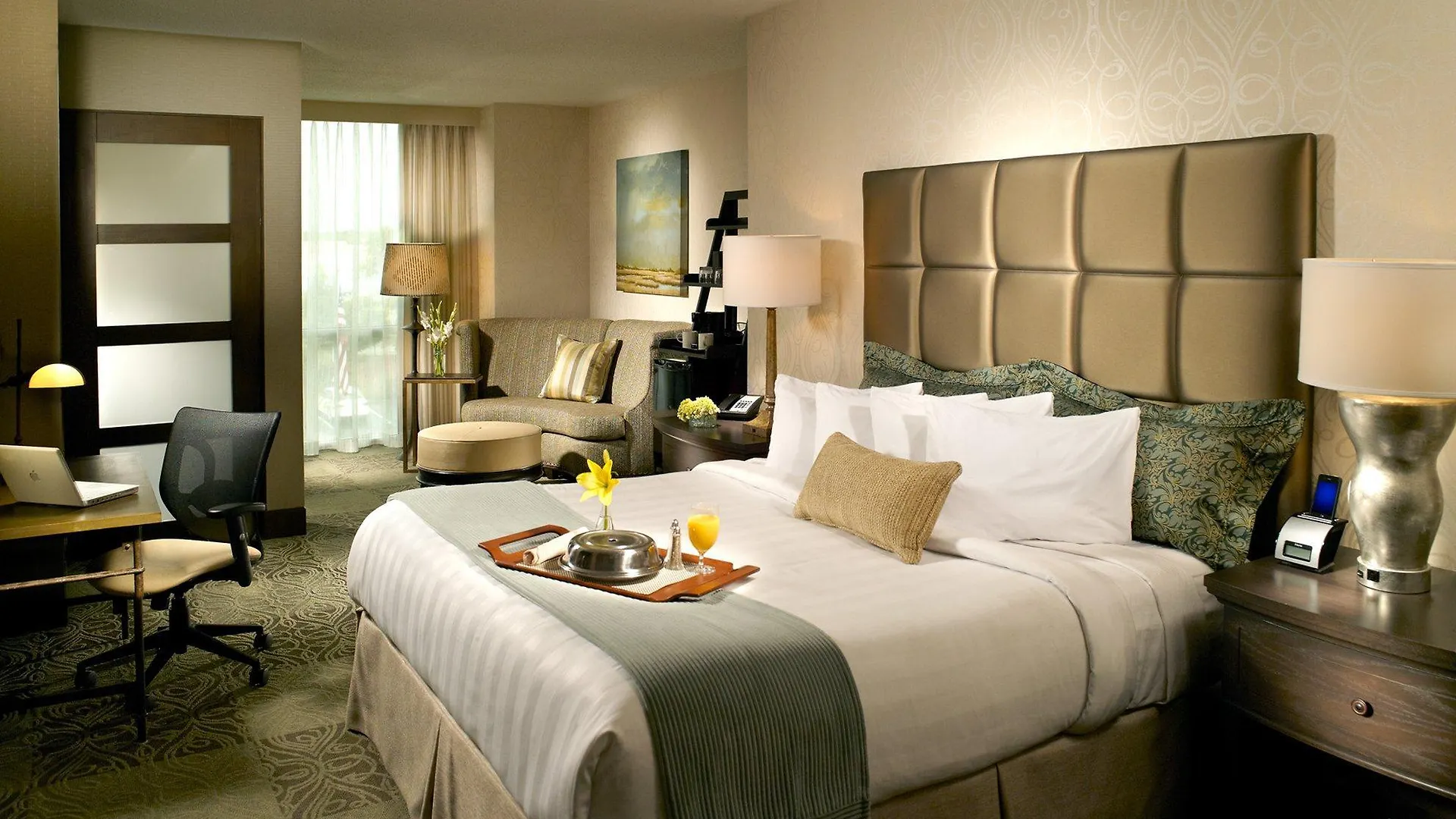 Crowne Plaza Charleston By Ihg Hotel North Charleston