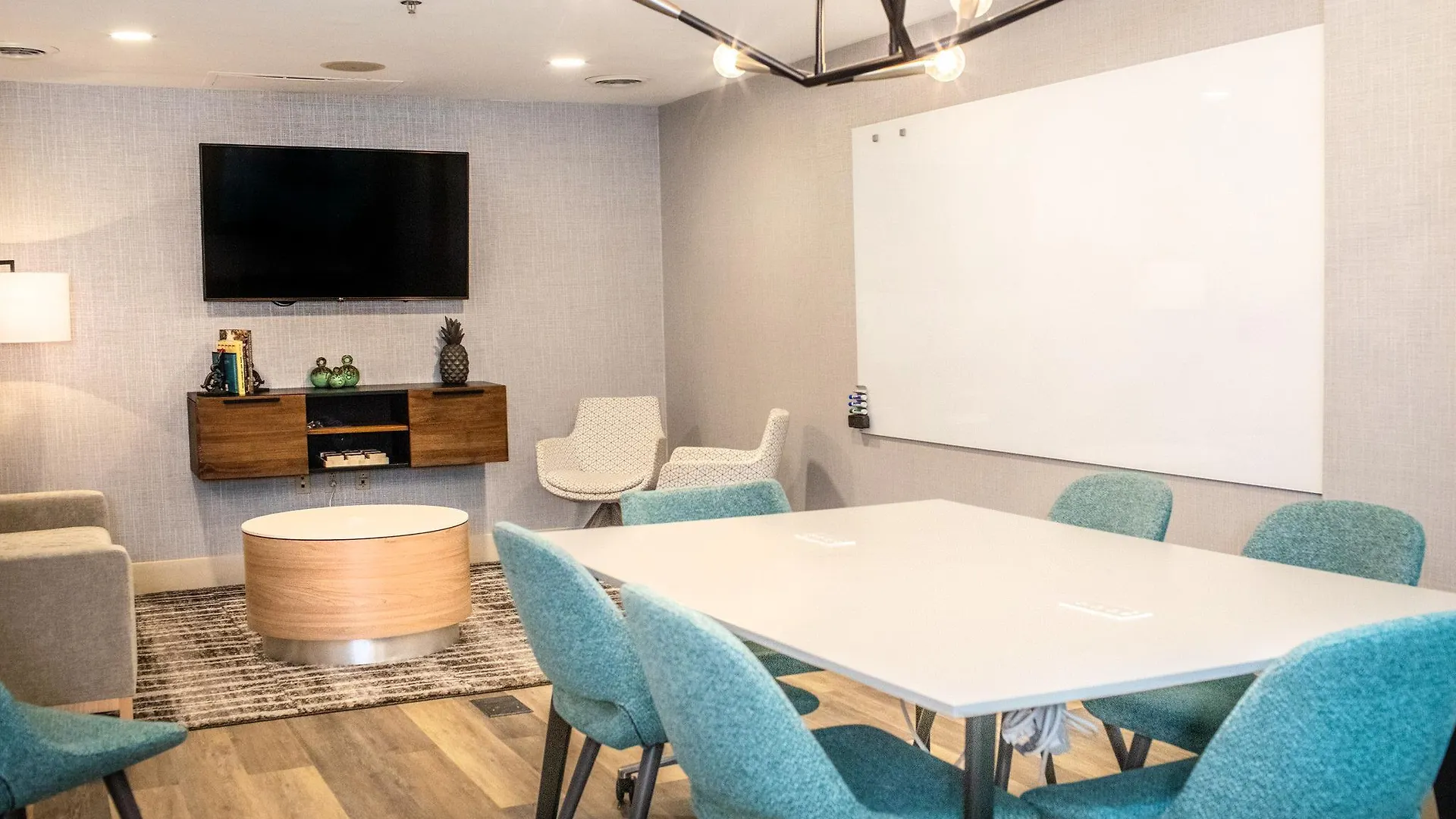 Crowne Plaza Charleston By Ihg Hotel North Charleston