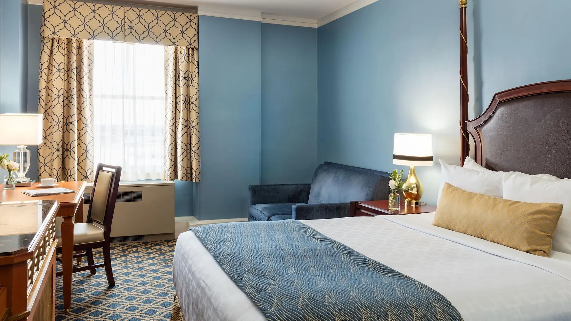 Francis Marion Hotel 4*