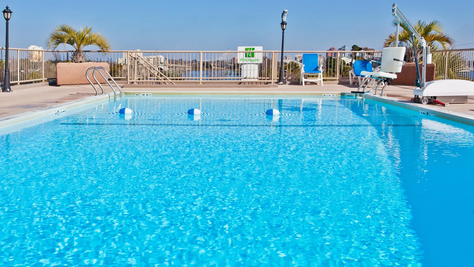 Hotel Charleston-riverview By Ihg 3*
