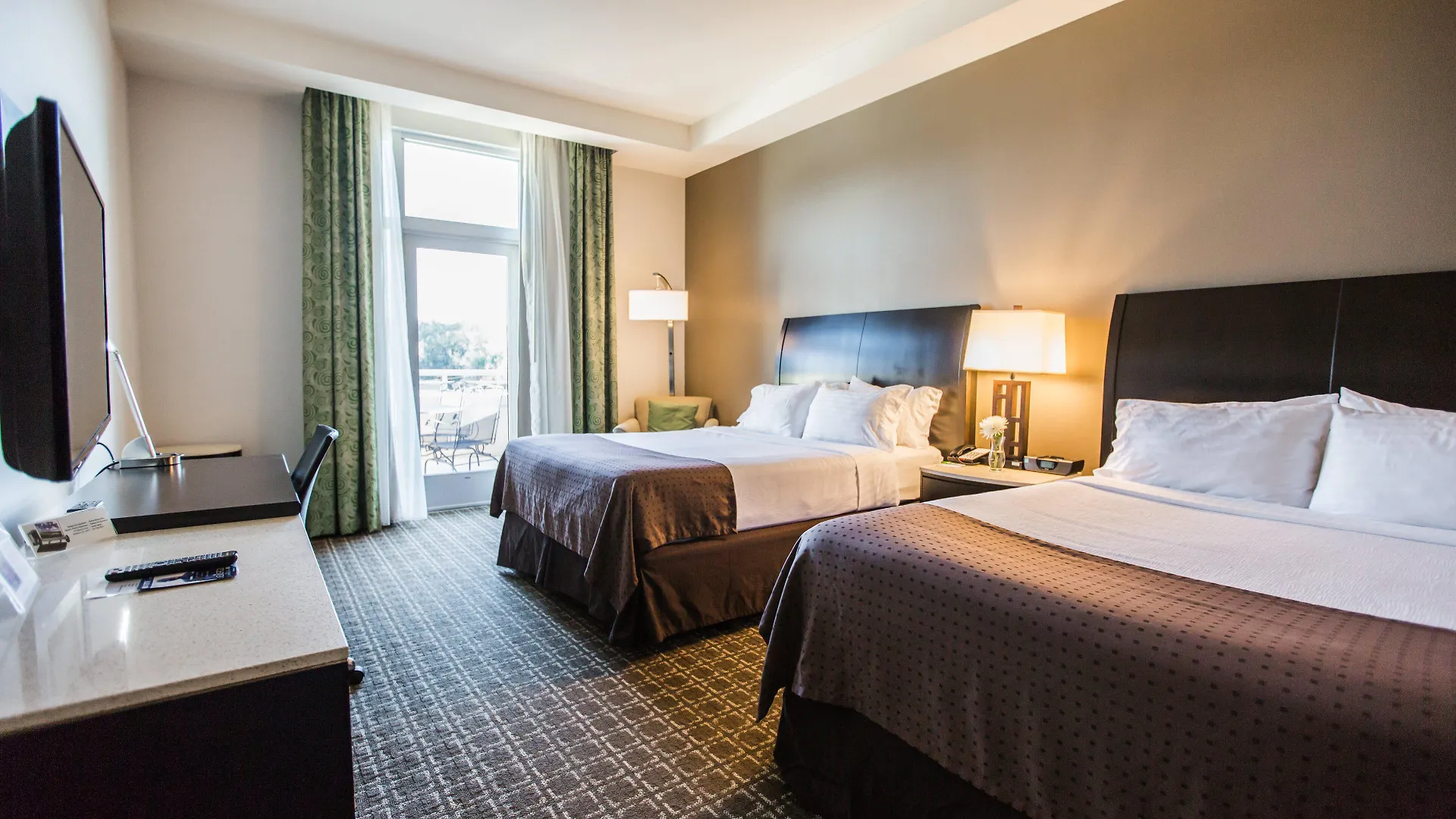 Live Oak, Historic District, A Tribute Portfolio 3* Charleston