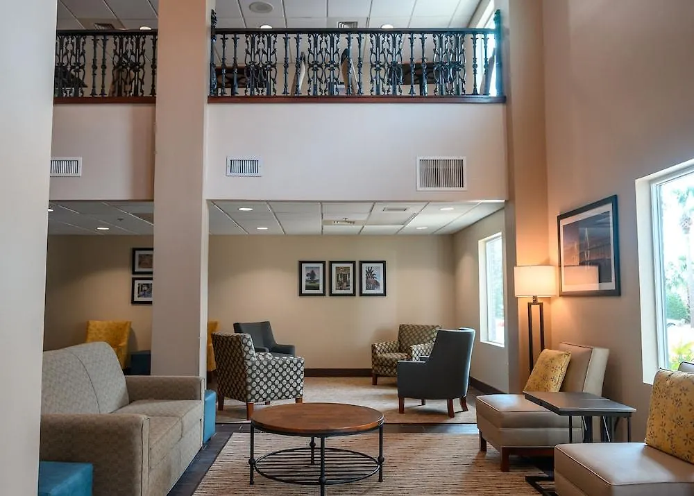 Comfort & Patriots Point Hotel 3*