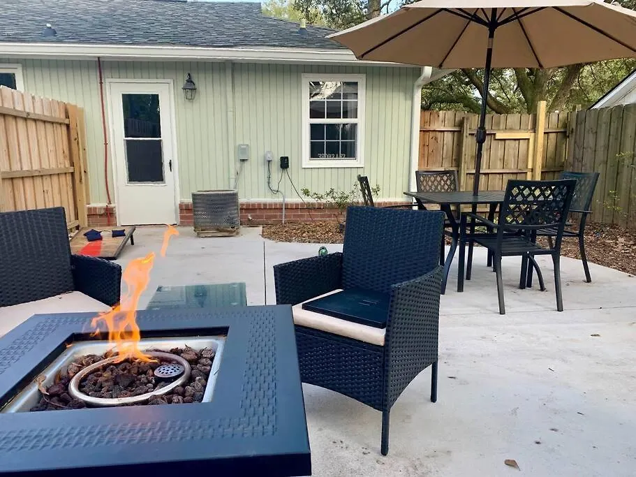 Private Luxury Studio- 10 Mins Downtown And Folly Holiday home Charleston