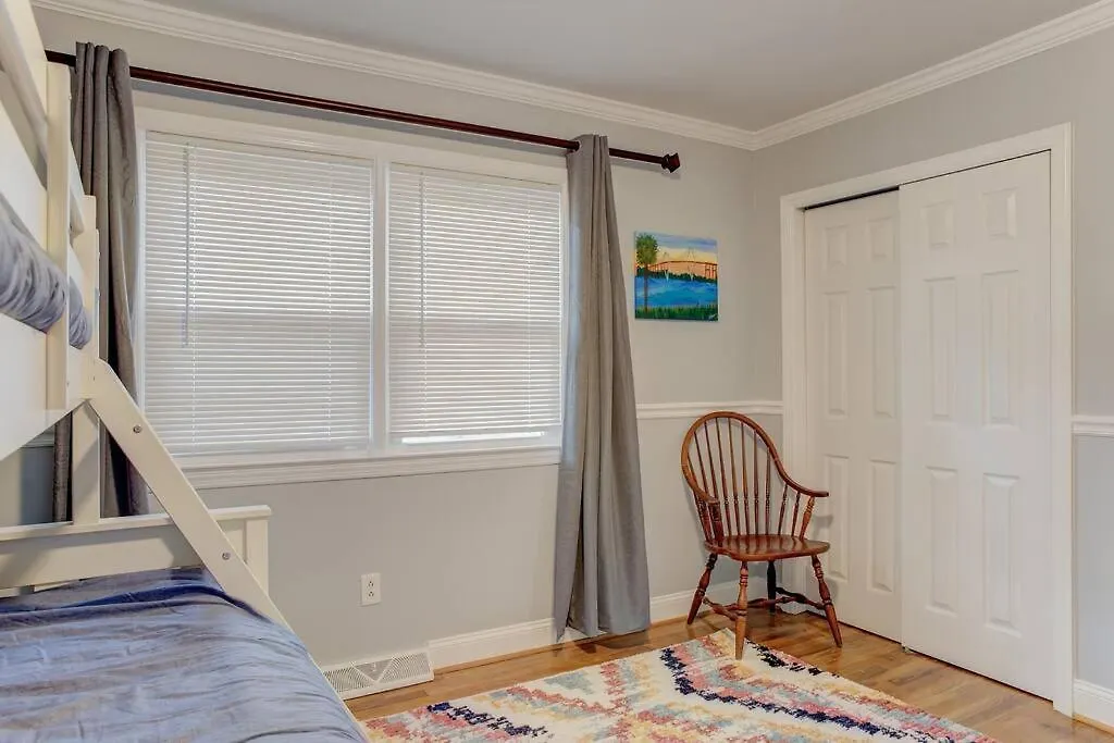 Villa Charming Near Folly & Downtown