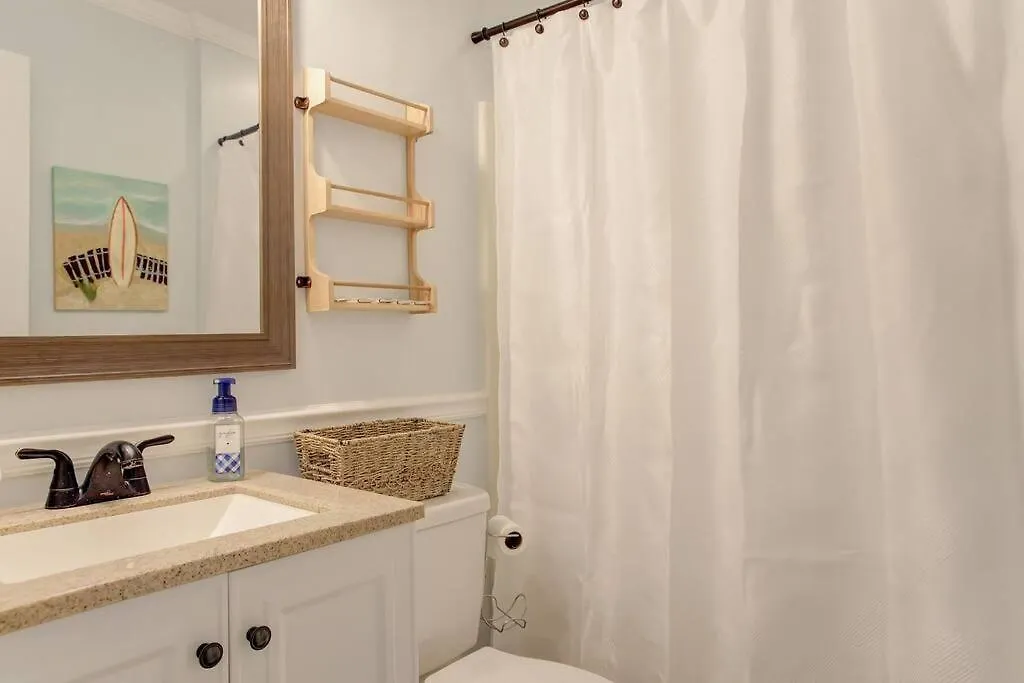 Villa Charming Near Folly & Downtown