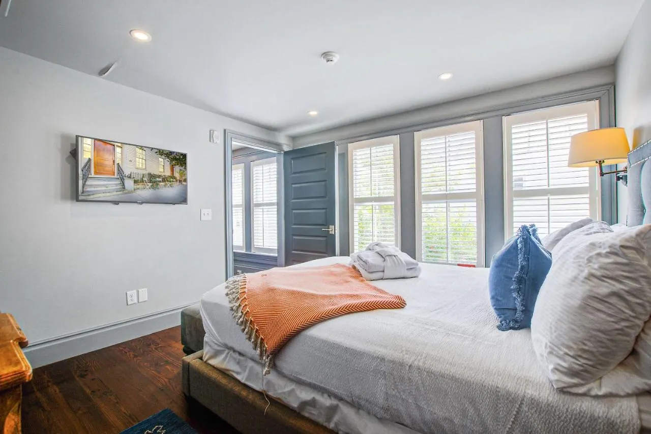 15 Cannon Apartment Charleston