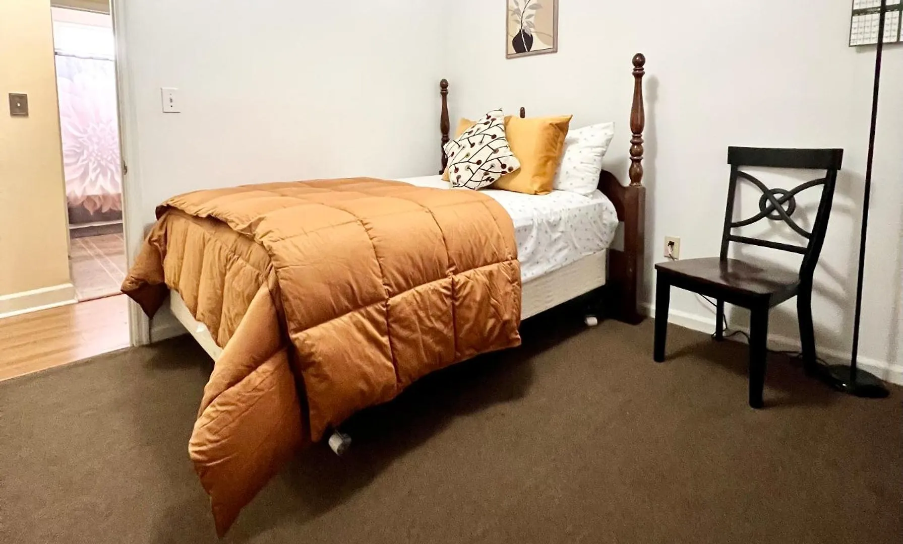 A Cozy Spot On Montague Charleston