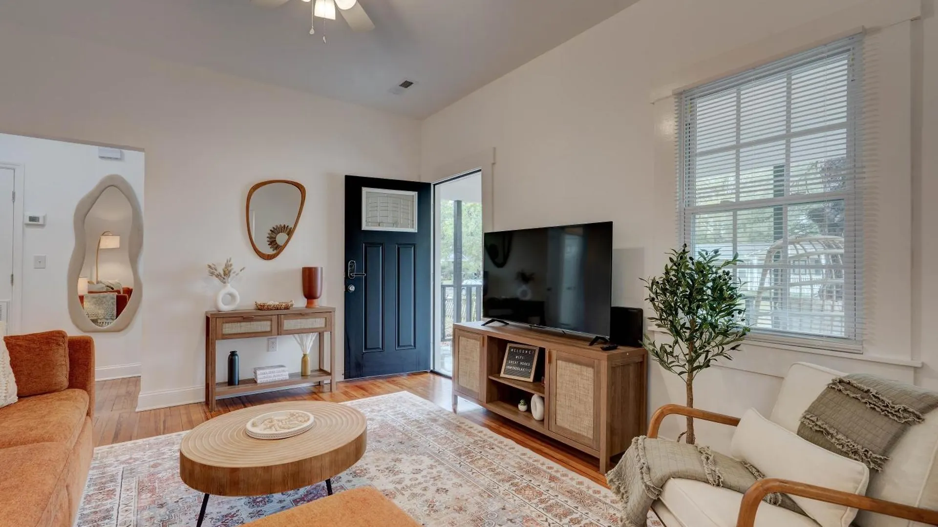 Peaceful Park Circle Getaway Charleston