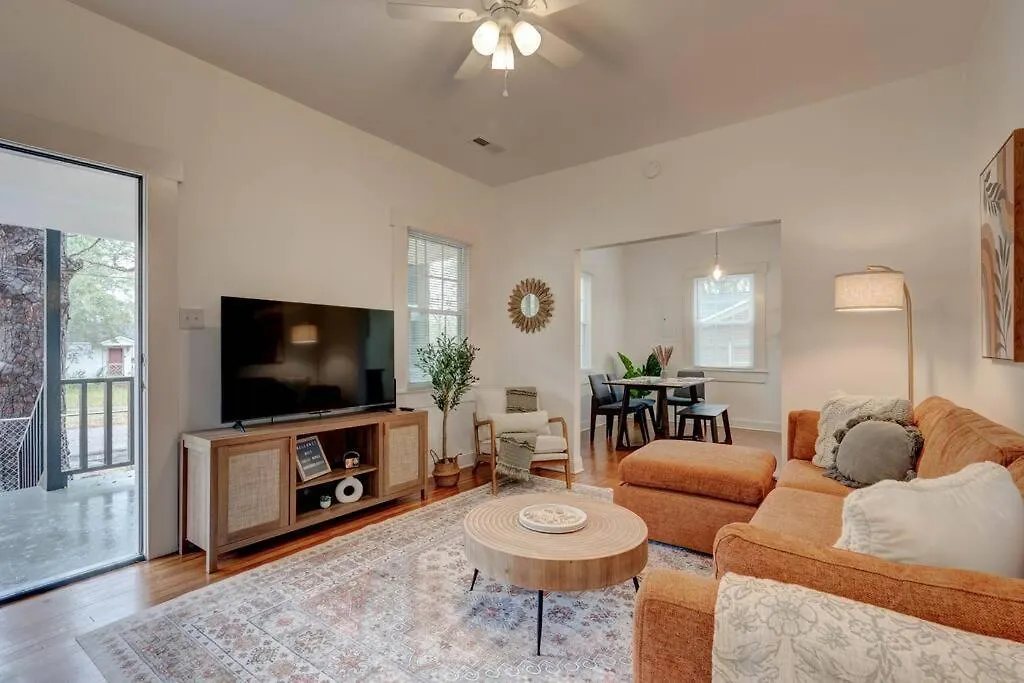 Peaceful Park Circle Getaway Holiday home *