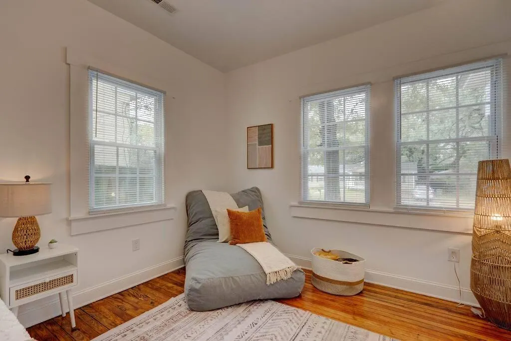 Peaceful Park Circle Getaway *