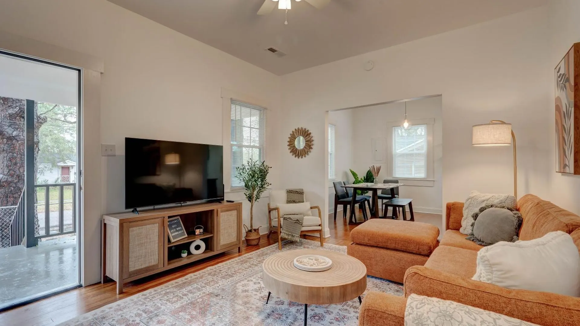 Peaceful Park Circle Getaway Charleston