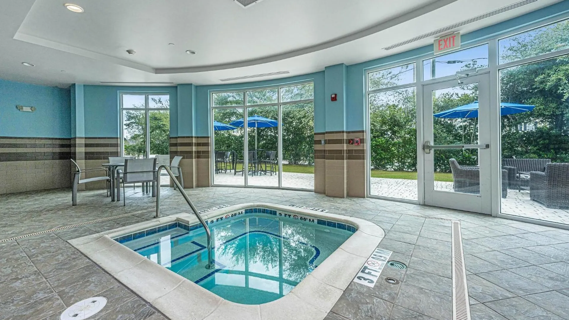 Holiday Express & Charleston Arpt-conv Ctr Area By Ihg 3*