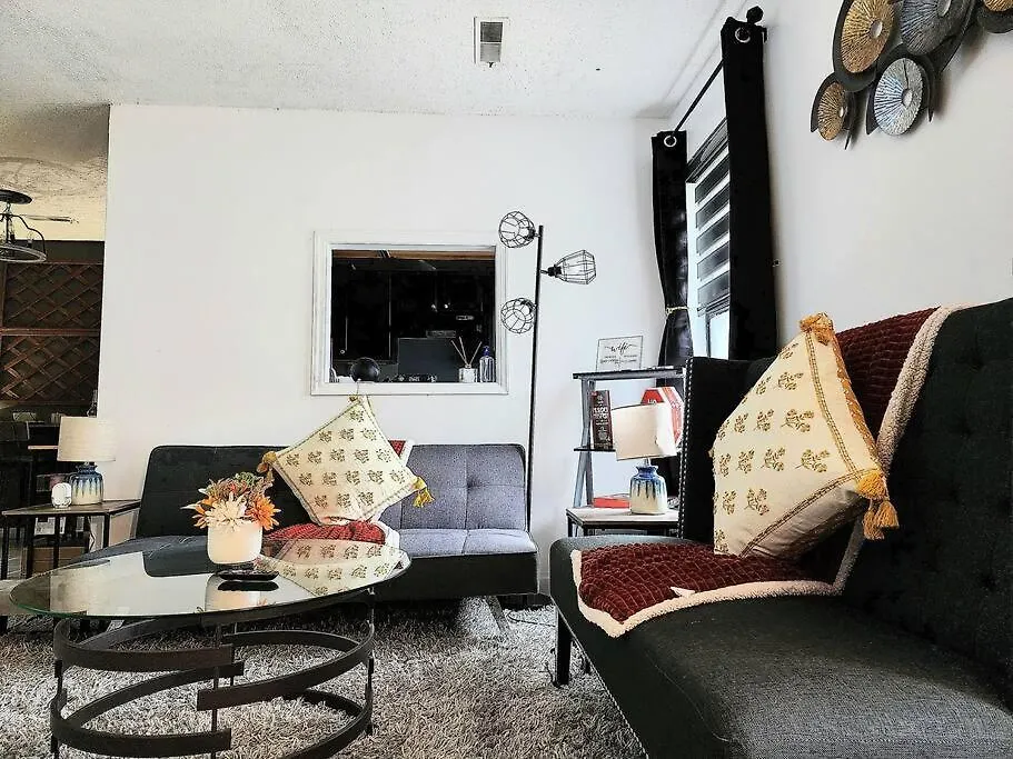 Hi-tek Manor B - Prime Location - 2-75 Inch 4k Tvs Holiday home *