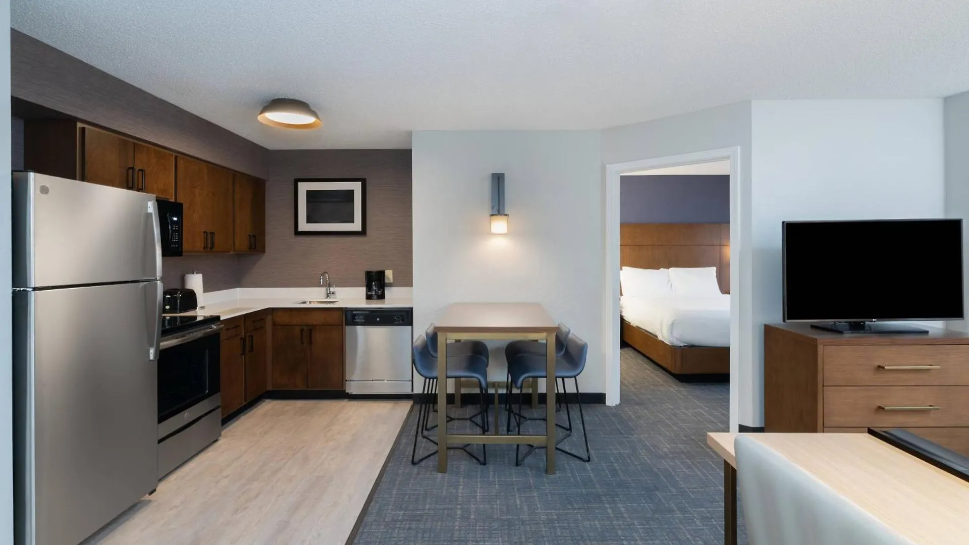 מלון By Marriott Charleston Airport 3*