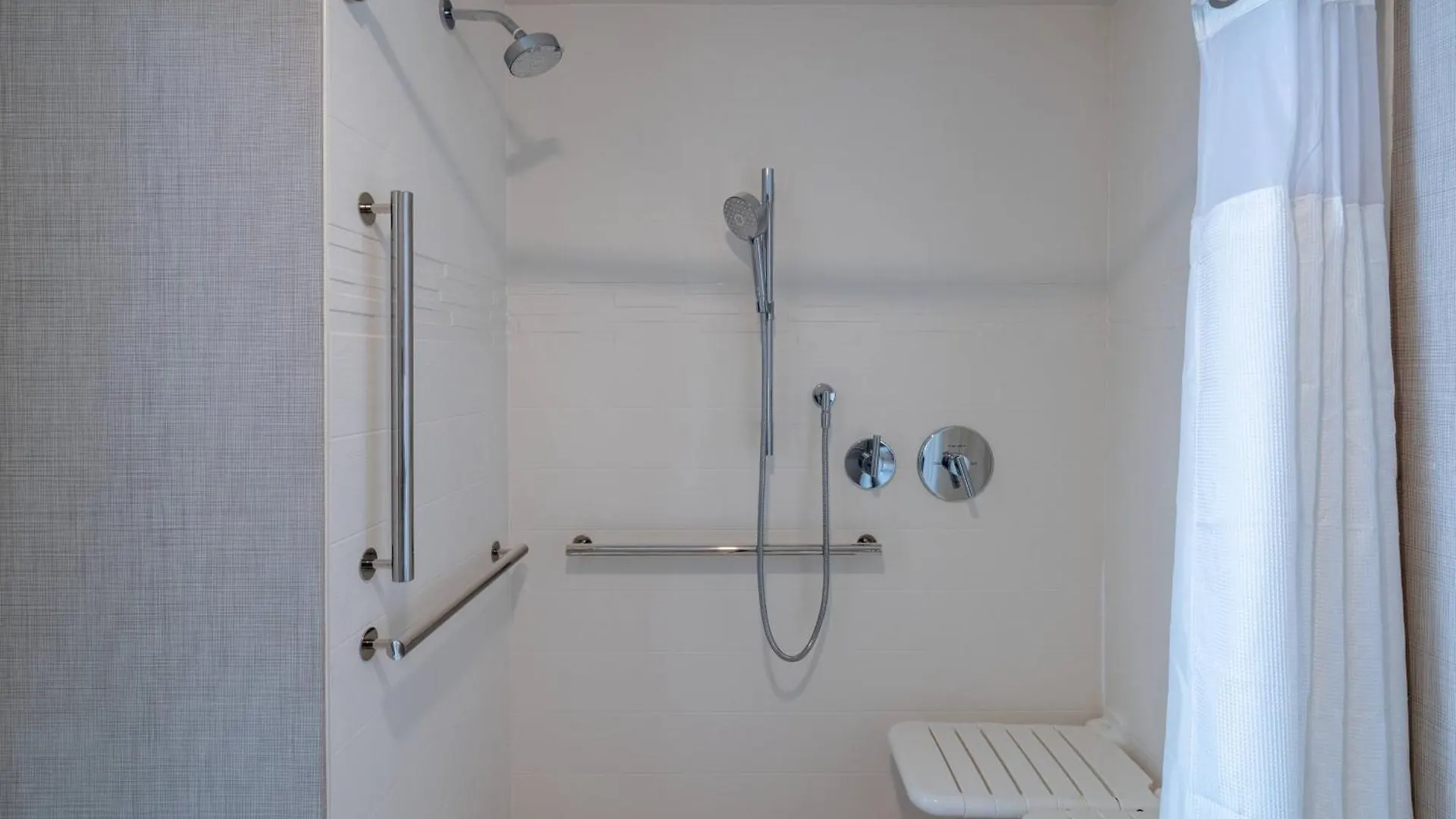 מלון By Marriott Charleston Airport נורת' צ'רלסטון
