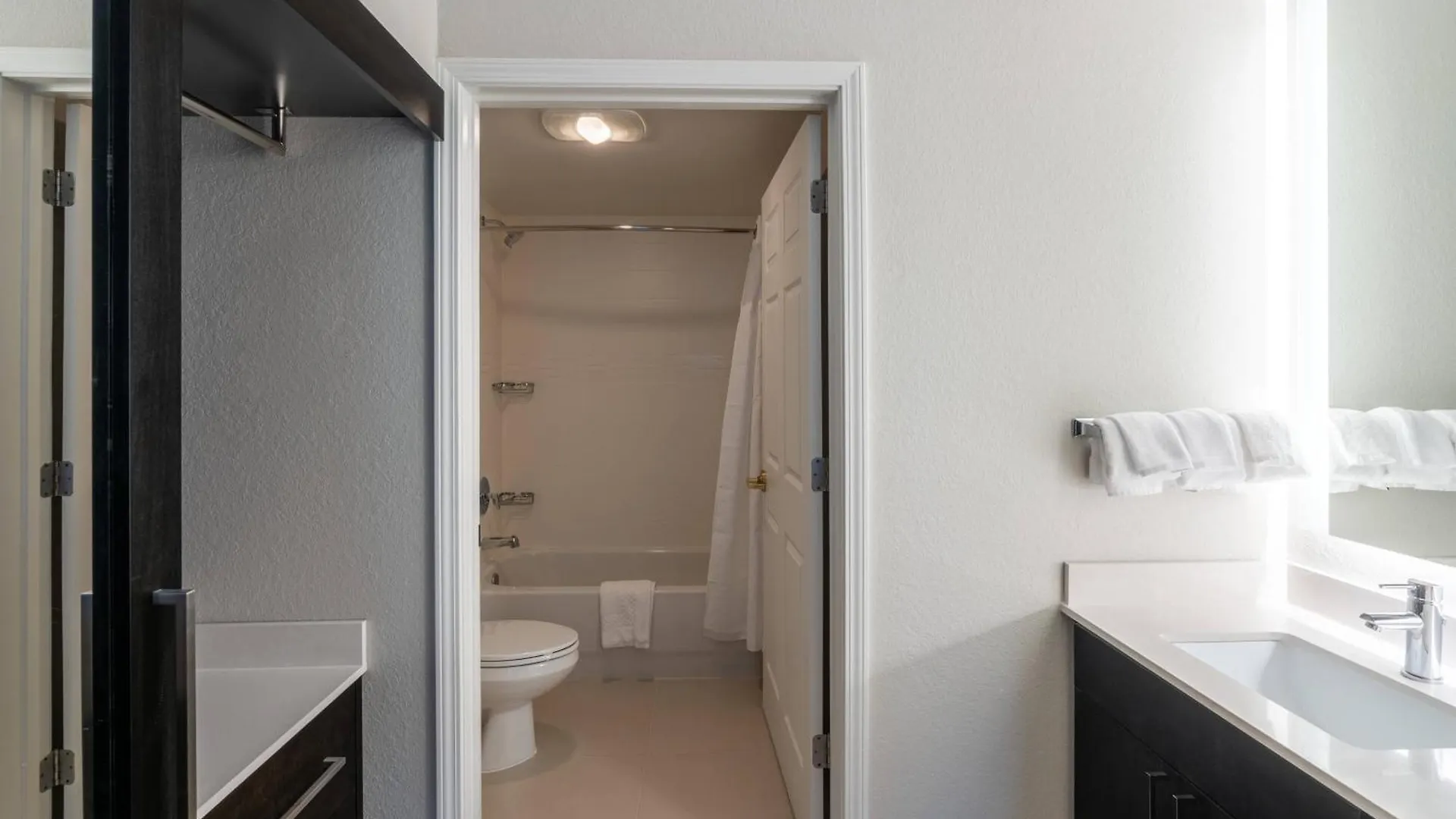 By Marriott Charleston Airport Hotel 3*